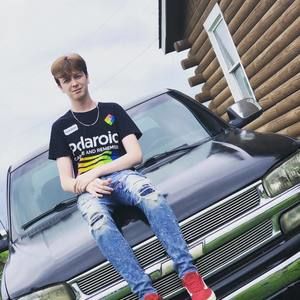 Meet your Posher, Avery